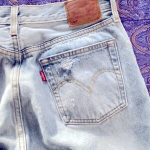 Levis 501 women’s jeans that never go out of style!